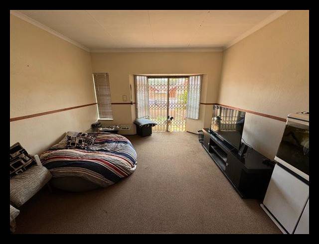 2 BEDROOM TOWNHOUSE FOR SALE IN NORKEM PARK